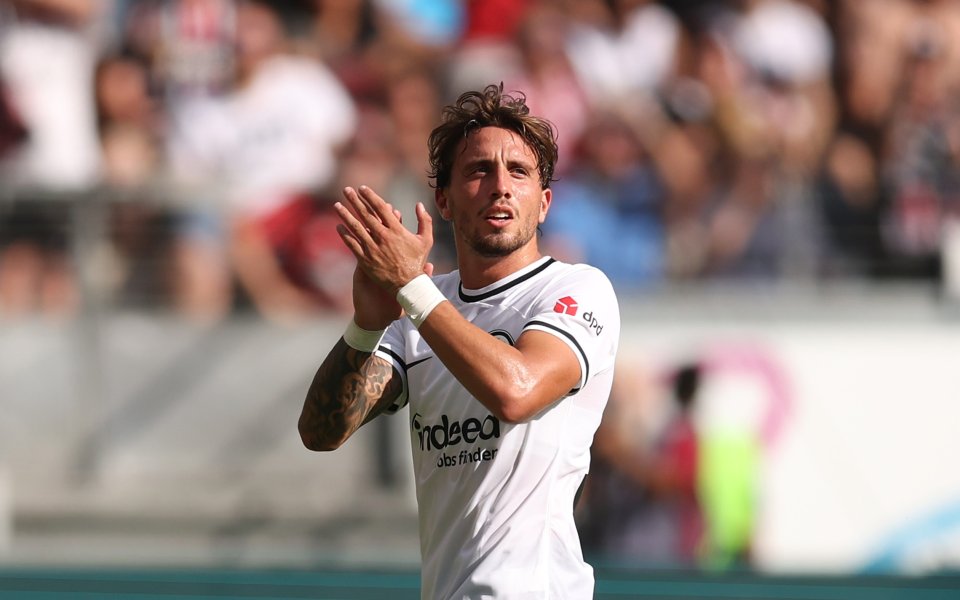 Защитникът Лука Пелегрини се надява да приключи престоя си в