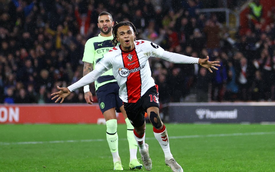 Отборите на Саутхемптън и Манчестър Сили играят при резултат 2:0