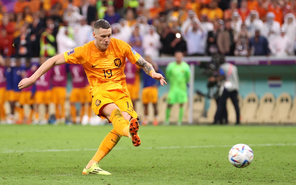 Очаква се Вут Вегхорст да подпише в следващите часове с