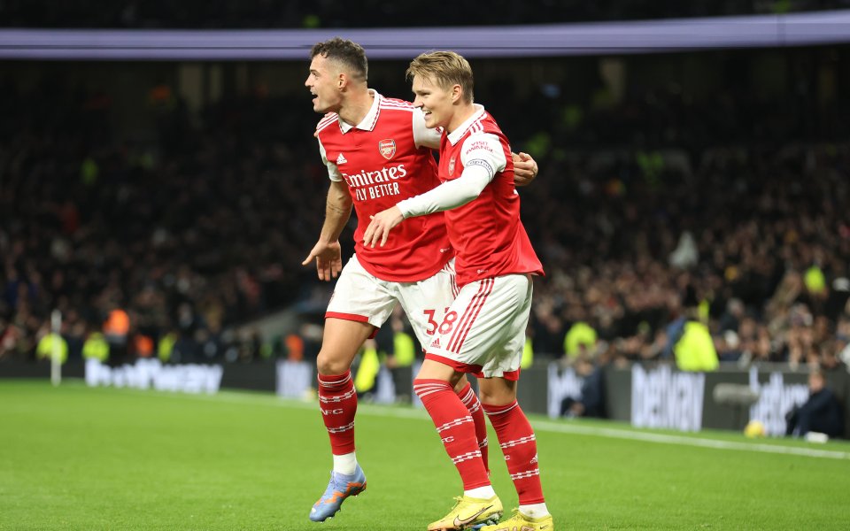 Арсенал надви Тотнъм в лондоското дерби с 2:0 и така