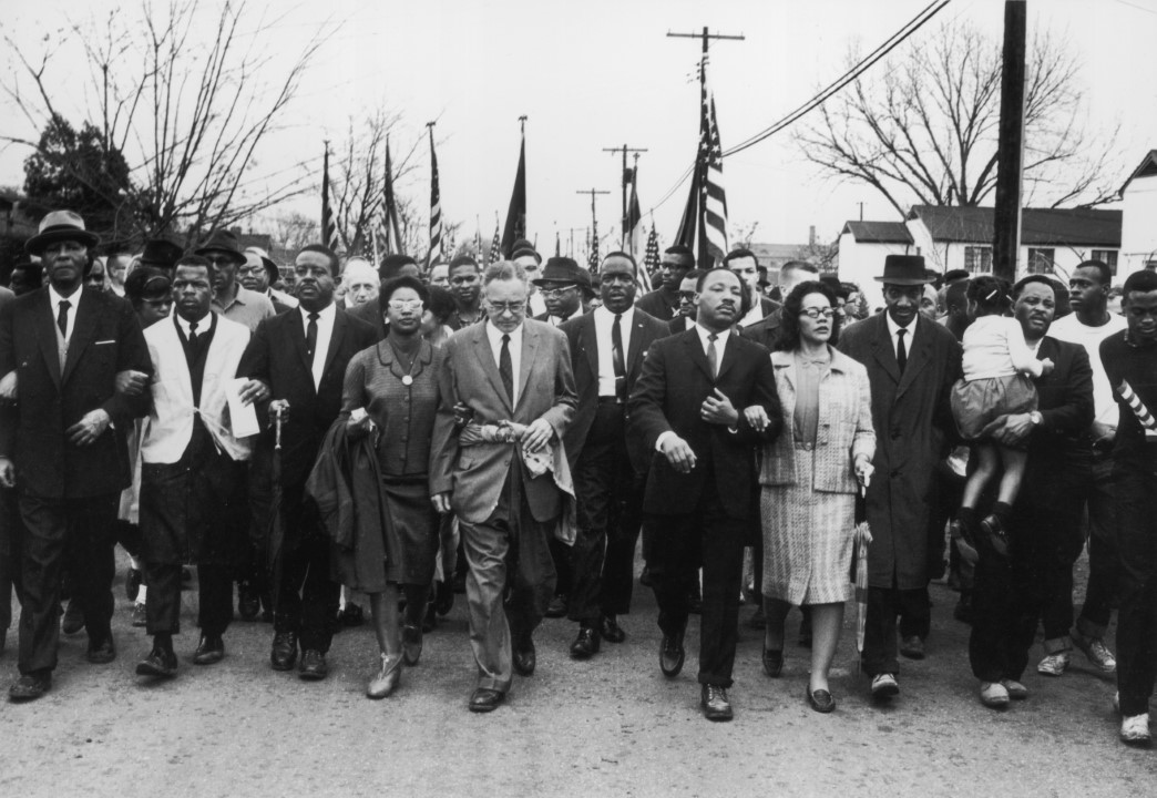 <p><strong>Мартин Лутър Кинг решава да стане проповедник в колежа</strong></p>

<p>През 1944 г. Мартин Лутър Кинг -младши е приет в колежа &quot;Morehouse&quot; на 15-годишна възраст. Поколения от семейство Кинг са завършили престижния исторически колеж в Атланта, Джорджия. По това време, това е единственият университет за афро-американци.&nbsp;През 1944 г. Мартин Лутър Кинг -младши е приет в колежа &quot;Morehouse&quot; на 15-годишна възраст. Поколения от семейство Кинг са завършили престижния исторически колеж в Атланта, Джорджия. По това време&nbsp;това е единственият университет за афро-американци.&nbsp;<br />
&nbsp;</p>

<p>&nbsp;</p>