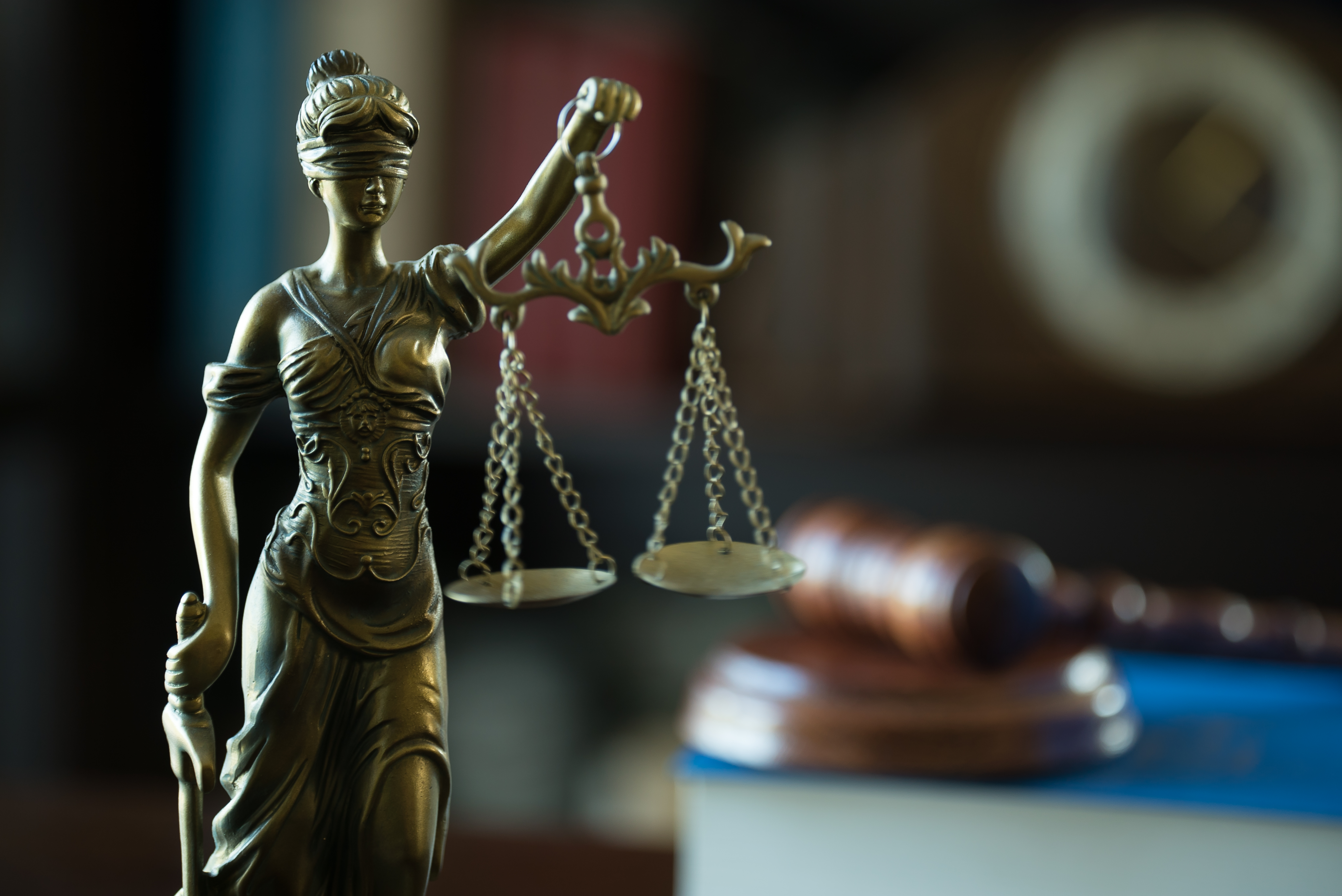 Мним адвокат завлече обвиняем с хиляди левове и го вкара зад решетките