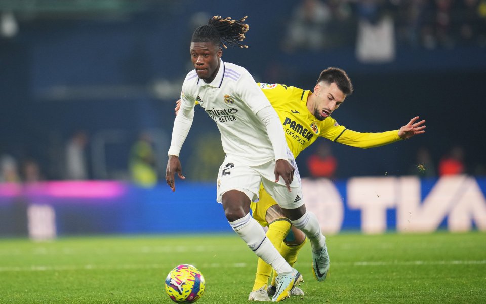 Арсенал гони първа титла от Висшата лига от 2004-а година