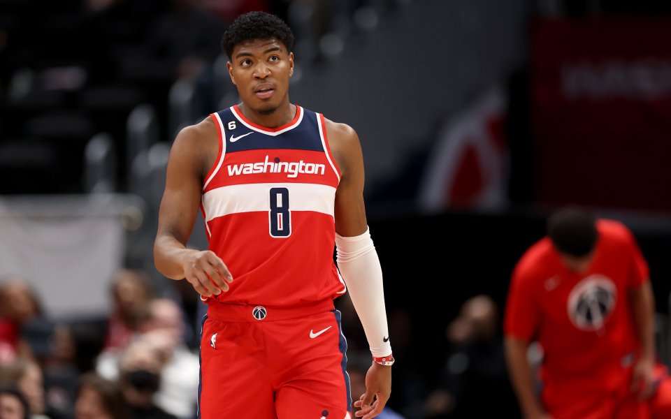 Лос Анджелис Лейкърс официално привлече крилото Руи Хачимура от Вашингтон