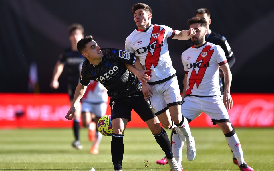 Очакваше се левият защитник на Райо Валекано да се завърне