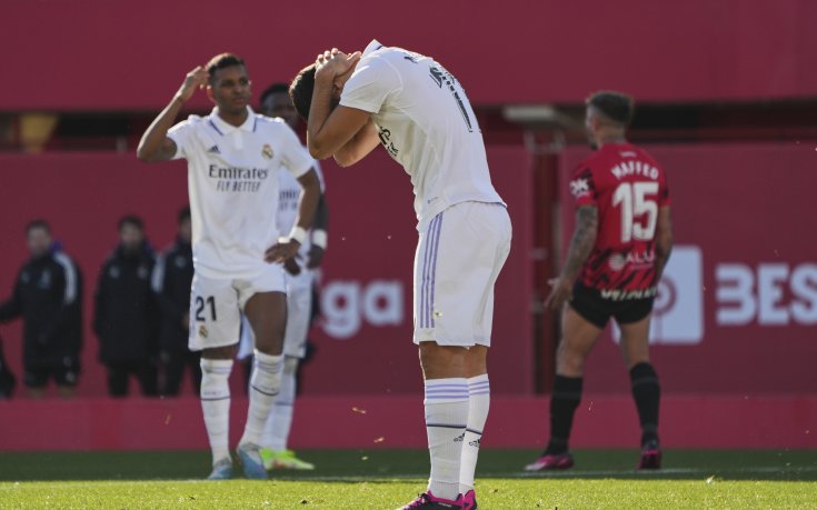 Кошмарен Реал Мадрид се сгромоляса в Майорка за радост на Барселона