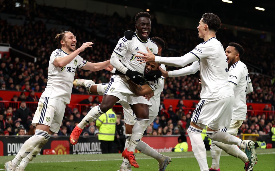 Манчестър Юнайтед и Лийдс играят на Олд Трафорд при резултат 1:2 в