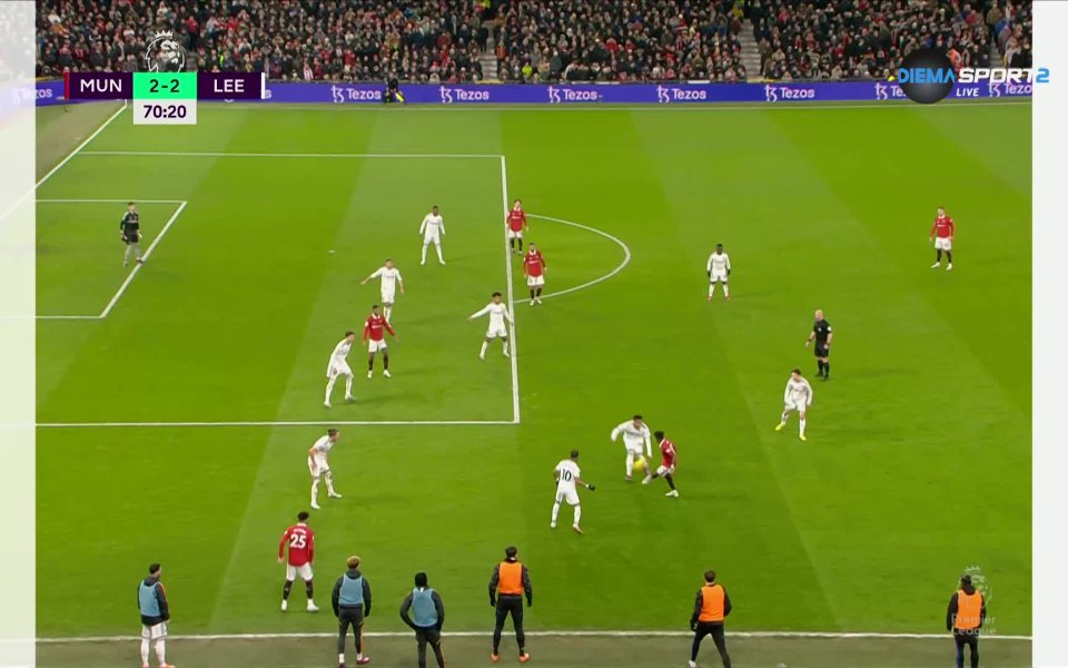 В 65-а минута Брендън Арънсън изпълни свободен удар от средно