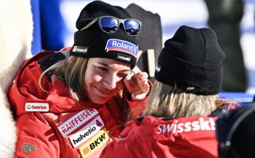 Швейцарката Ясмин Флюри сензационно спечели световната титла в спускането за