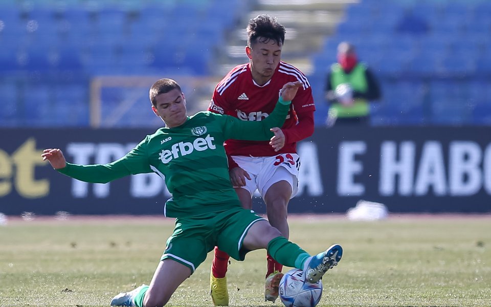 ЦСКА 1948 и Хебър играят при резултат 1:0 в първи