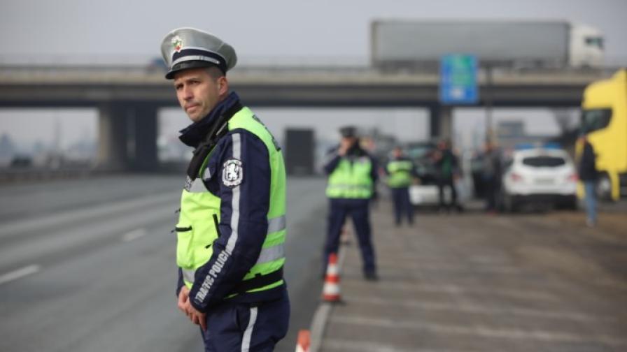 Верижна катастрофа на „Ботевградско шосе“, образува се огромно задръстване