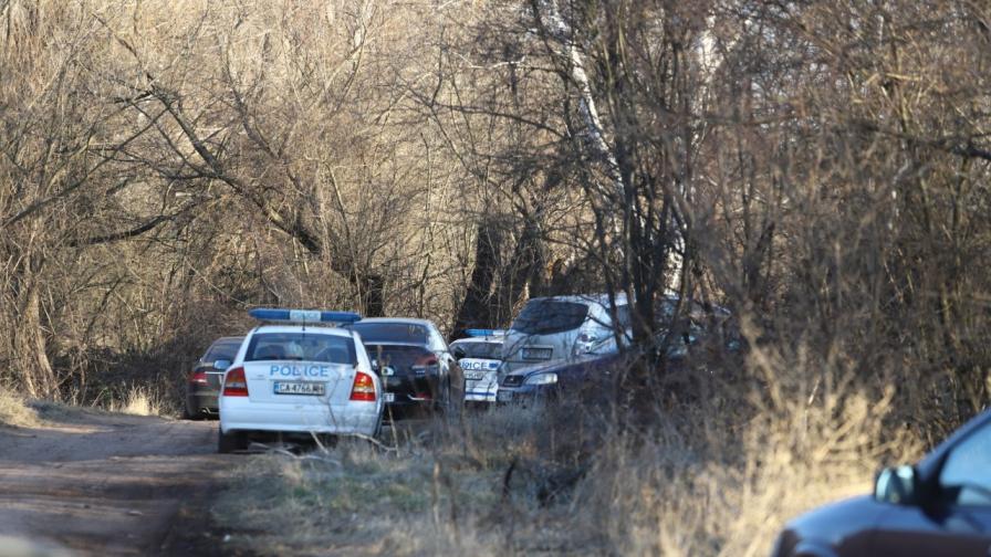 Осемнайсет мигранти са открити мъртви в камион край София