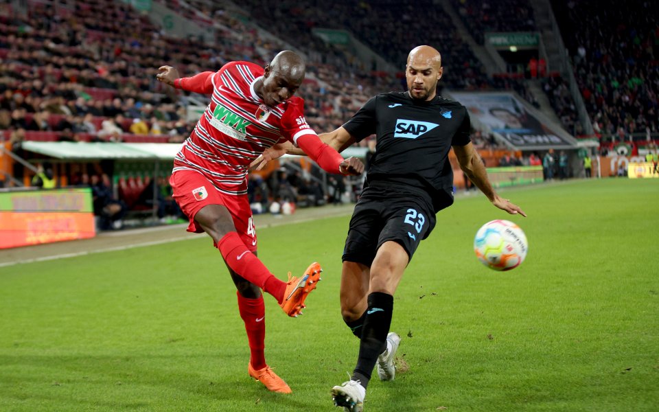 Аугсбург победи Хофенхайм с 1:0 в първи мач от 21-ия