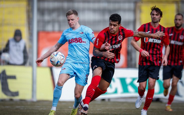 Деветима от Локомотив Сф не се дадоха на Септември