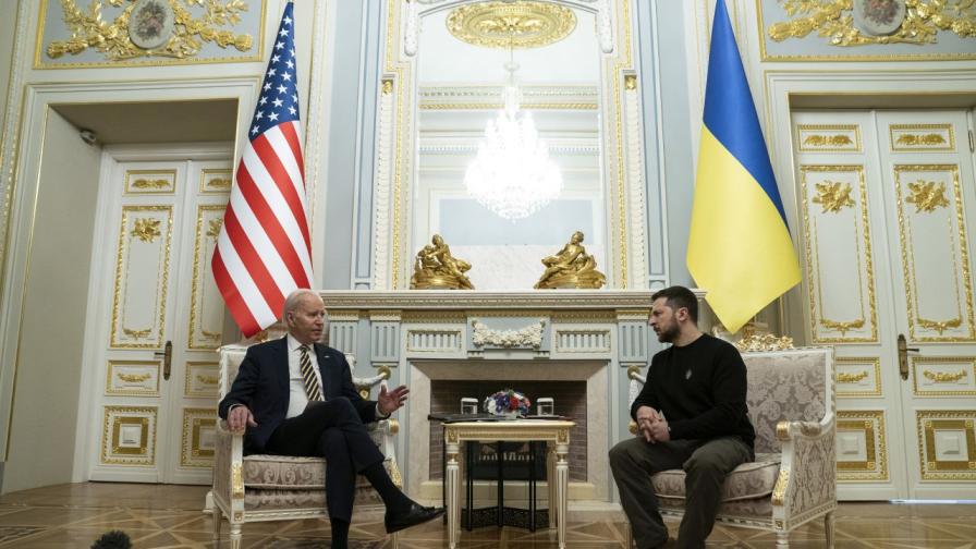 Джо Байдън пристигна на изненадващо посещение в Киев