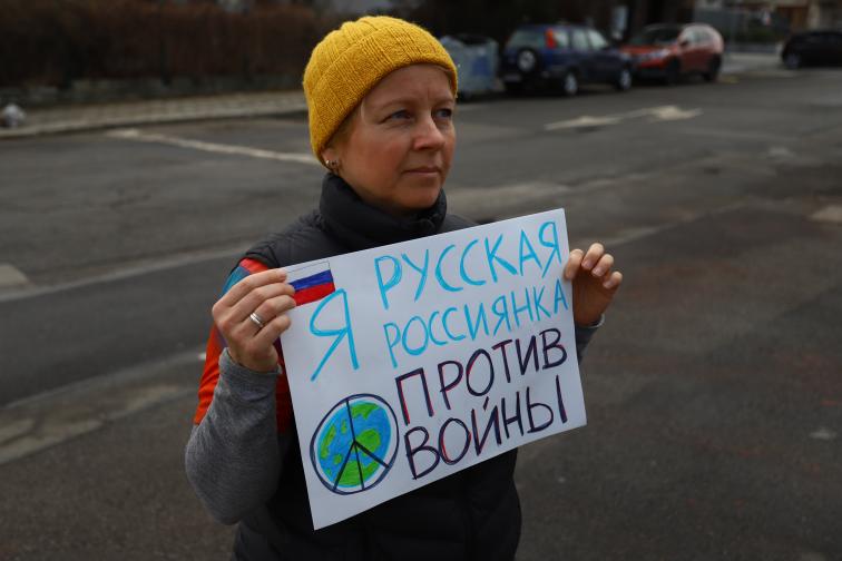 протест посолство Русия