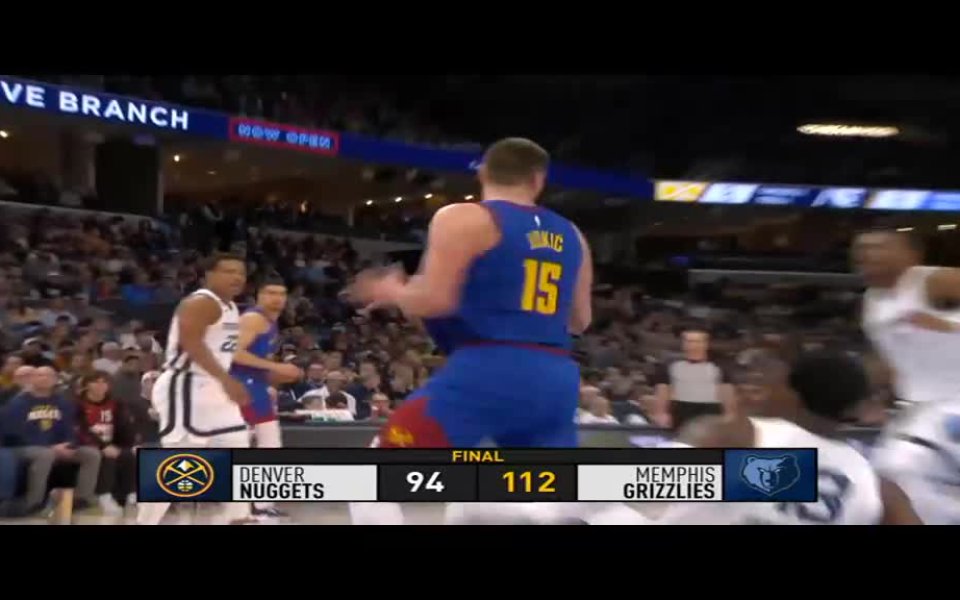 Джа Морант записа 23 точки и седем борби при победа