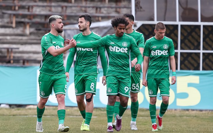 Хебър без двама титуляри срещу Левски