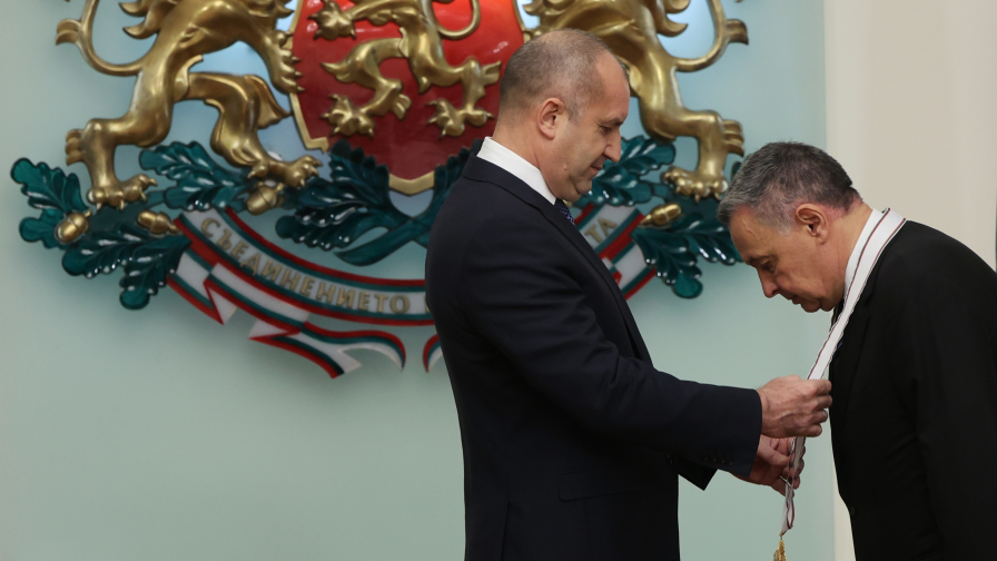 Президентът Румен Радев отличи с орден „Мадарски конник“ посланика на Украйна в България Виталий Москаленко