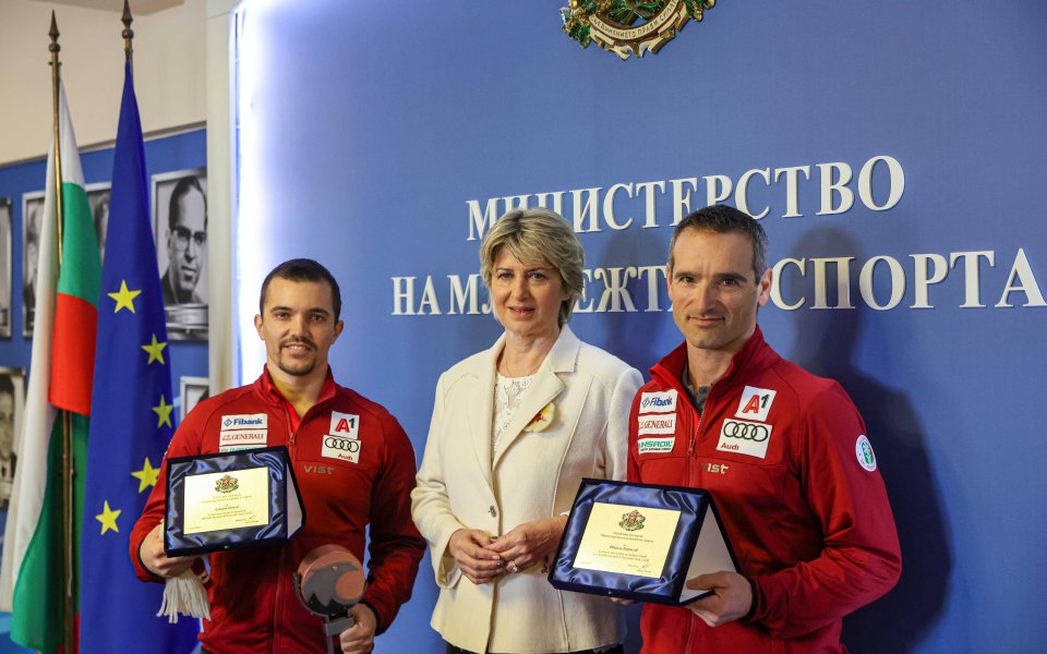 Весела Лечева награди Алберт Попов