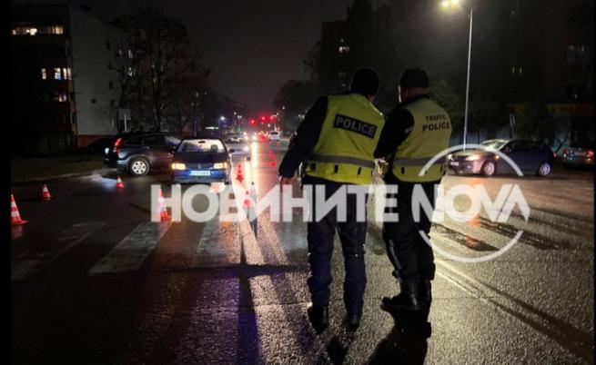 За по-малко от час: Блъснаха двама души на пешеходни пътеки в Казанлък