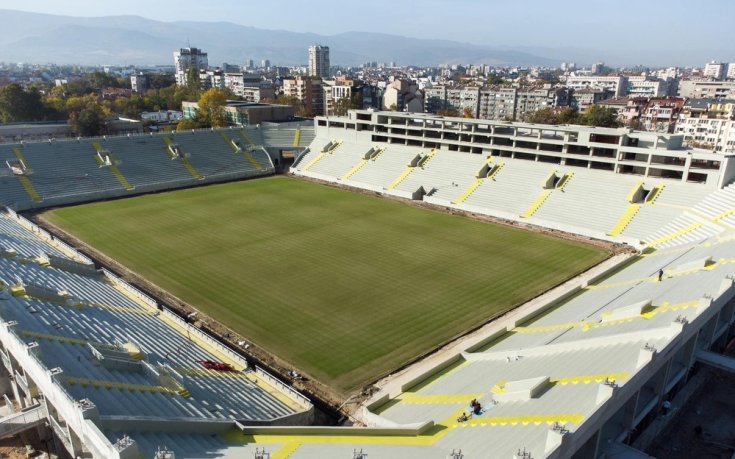 Строителят на Колежа: Стадионът ще е готов с 4 трибуни и 18 000 места, Общината може да не ми плати