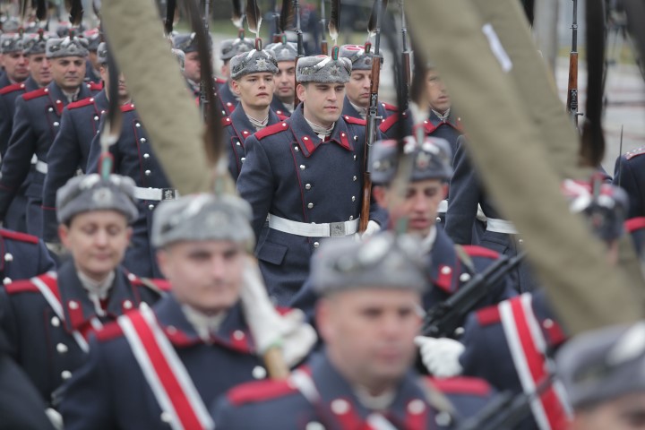 Церемония по издигането на националното знаме на България по повод 145-ата годишнина от Освобождението пред паметника на Незнайния воин