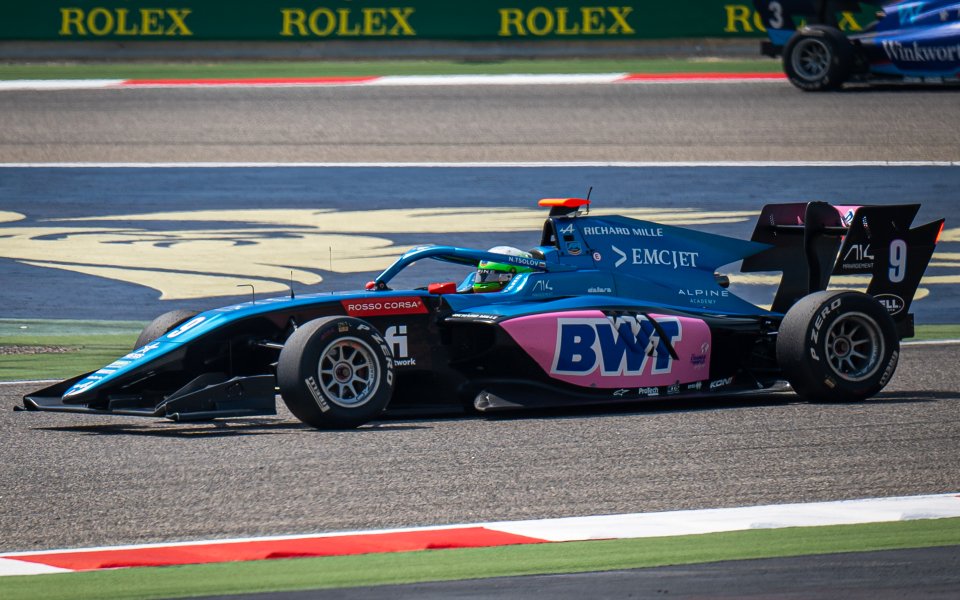 Никола Цолов завърши 15-ти в основната надпревара от първия състезателен