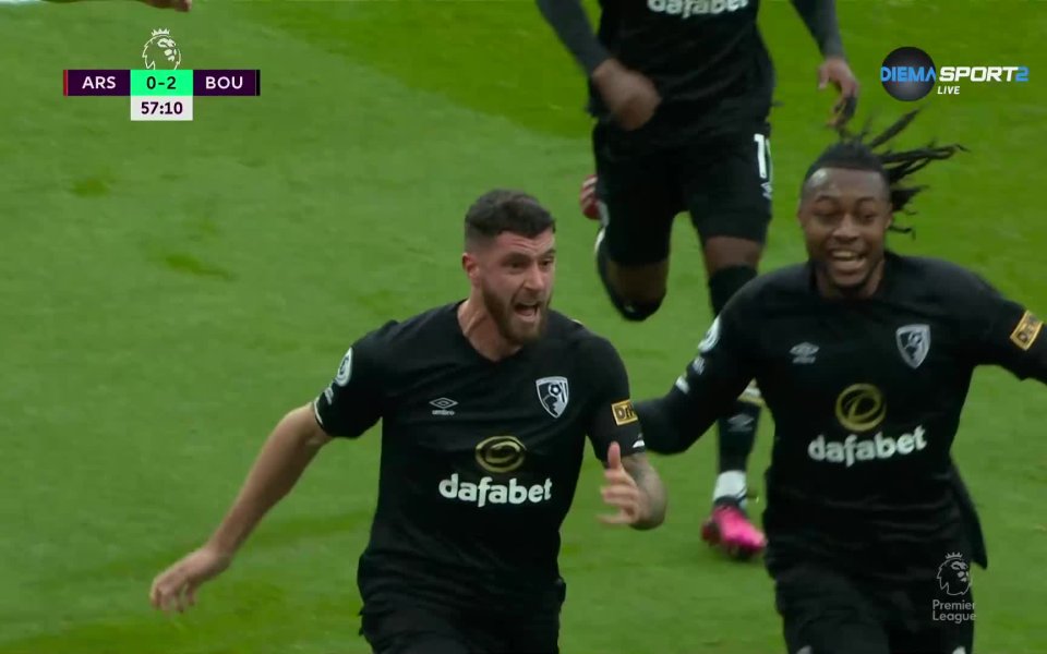 Арсенал натисна своя съперник през втората част, но Сенеси удвои