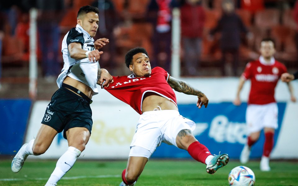 Отборите на ЦСКА и Локомотив Пловдив играят при резултат 1:1