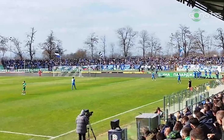 Играчите на Левски отпразнуваха попадението пред своите фенове