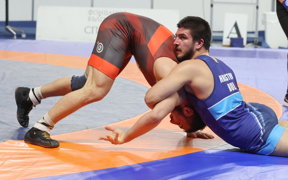 Два български финала се оформиха във втория ден на турнира по борба 