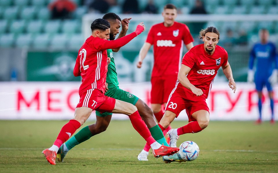 Отборът на Пирин Благоевград дължи само 35 000 лв. на