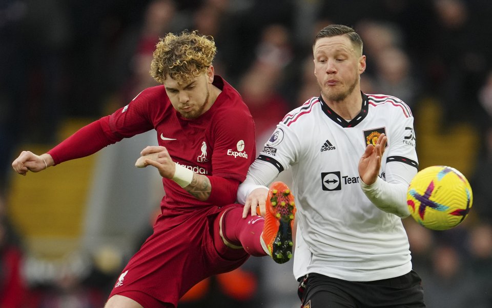 Големите съперници Ливърпул и Манчестър Юнайтед играят при в дербито от