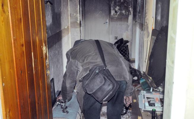 Заради забравена електрическа скара: Мъж загина при пожар в Бургас (СНИМКИ)