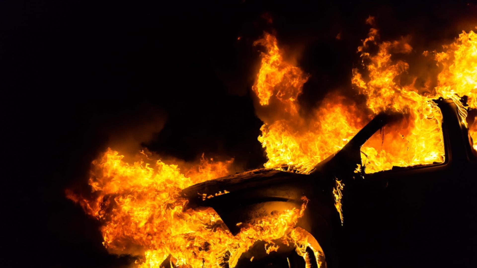 Осем автомобила бяха изпепелени в нощта срещу понеделник в Козлодуй