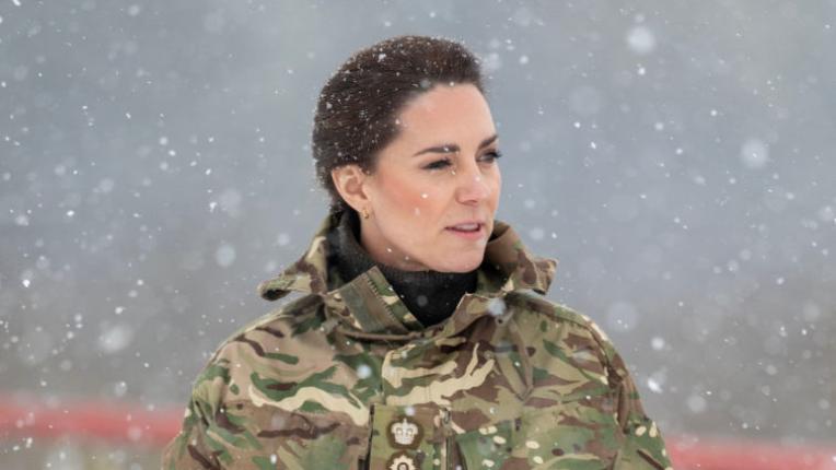  Кейт Мидълтън по време на бойни тренировки с ирландксата армия 