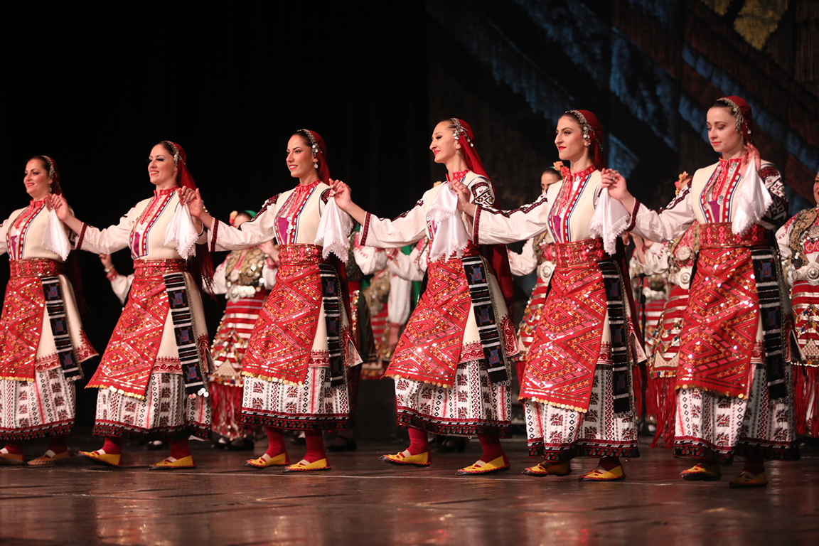 <p>Нощ на Ансамблите за четвърти път в зала 1 на НДК</p>