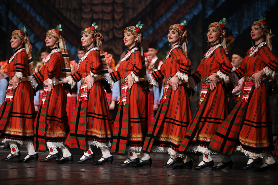 <p>Нощ на Ансамблите за четвърти път в зала 1 на НДК</p>