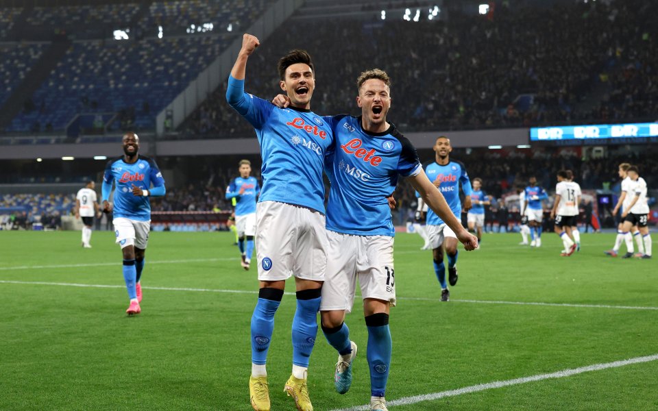 Лидерът в Серия А Наполи записа успех с 2:0 над гостуващия Аталанта в най-вълнуващия мач