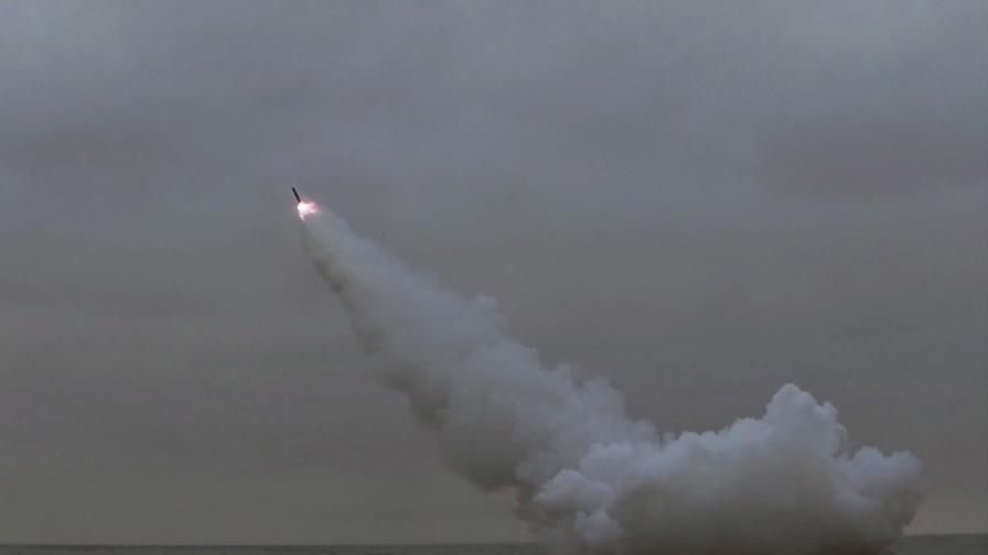 <p>Северна Корея изстреля две стратегически крилати ракети</p>