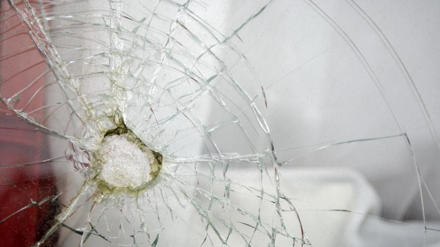 Пътник без билет счупи стъклото на автобус в Пловдив (ВИДЕО)