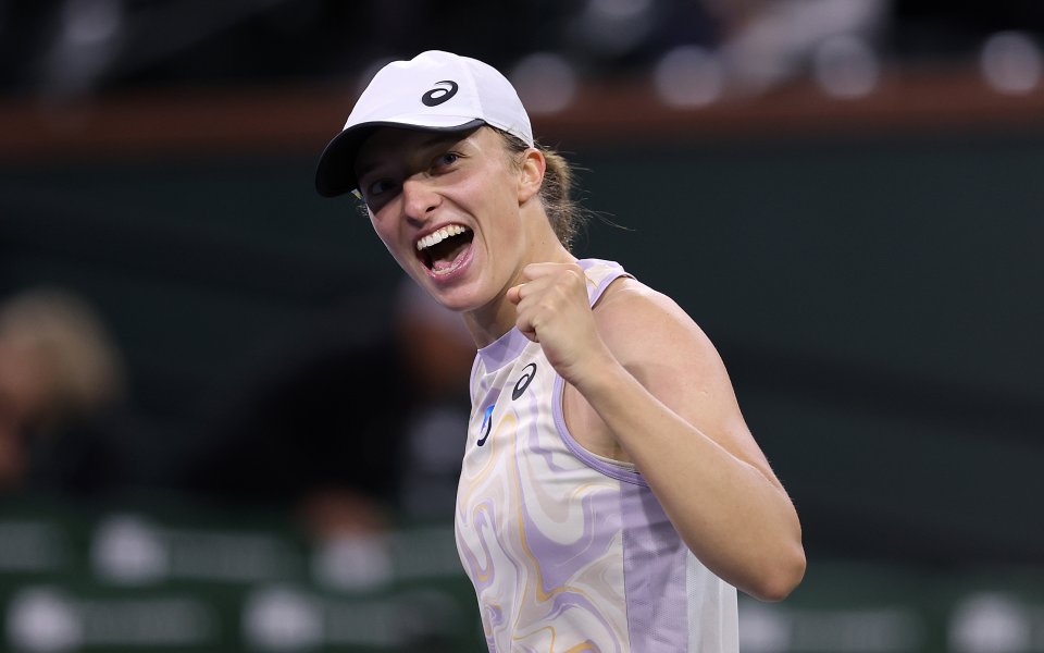 Водачката в световната ранглиста по тенис Ига Швьонтек (Полша) продължава