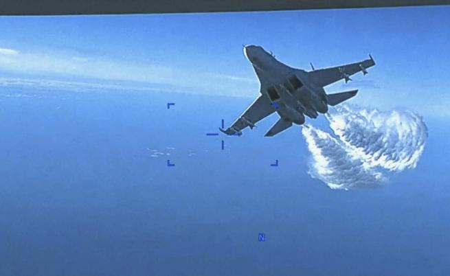 Шойгу награди пилотите на изтребителите Су-27, прехванали американския безпилотен дрон