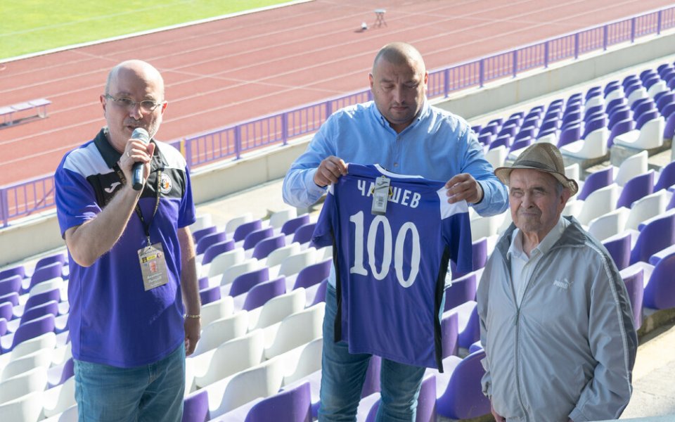Етър посвети победата си на 103-годишния бивш шеф на клуба Деян Чаушев