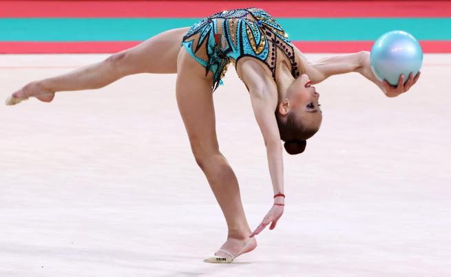 Грандиозен успех: Стилияна Николова спечели титлата в многобоя на Световната купа по художествена гимнастика в Баку