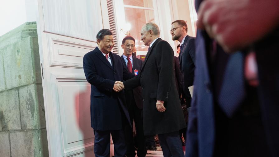 След наситена двудневна програма: Си Цзинпин отпътува от Русия