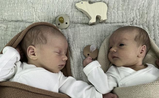 Близнаците, които са по-възрастни от родителите си: Историята на Тимъти и Лидия
