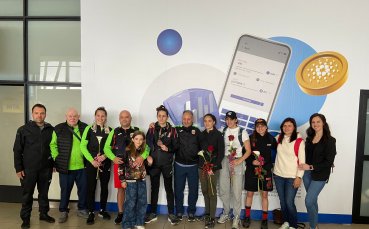 Емоционално посрещане с много усмивки и голямо облекчение за боксьорките