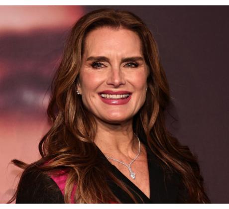 Холивудската икона Брук Шийлдс за пореден път доказа че стилът